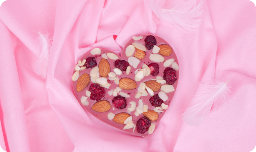 rozowa-czekolada-w-ksztalcie-serca-na-walentynki